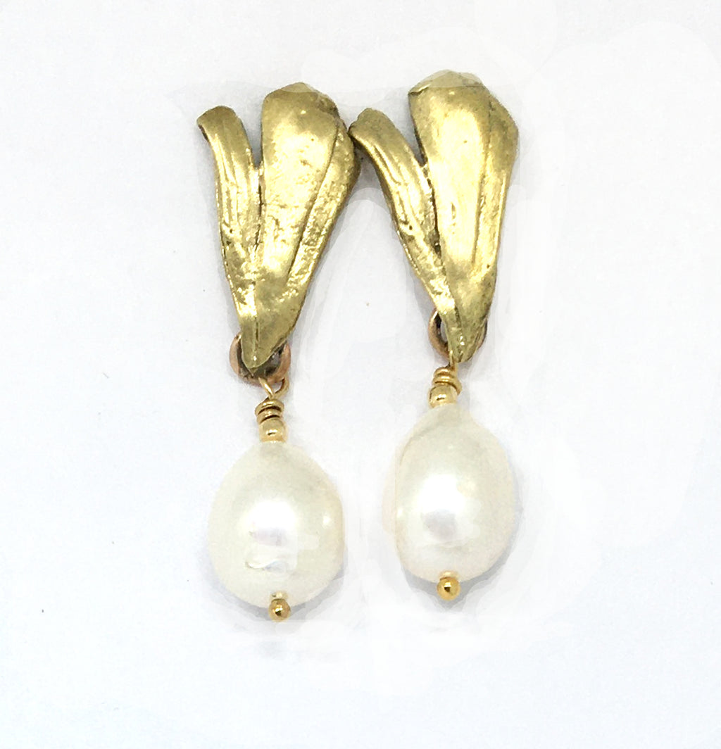Pearl Drop Earring in Mixed Metals
