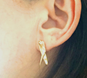 14K Yellow Gold Mitsuro Hikime Ribbon Earrings