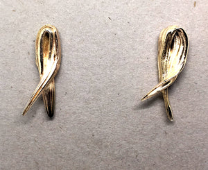 14K Yellow Gold Mitsuro Hikime Ribbon Earrings