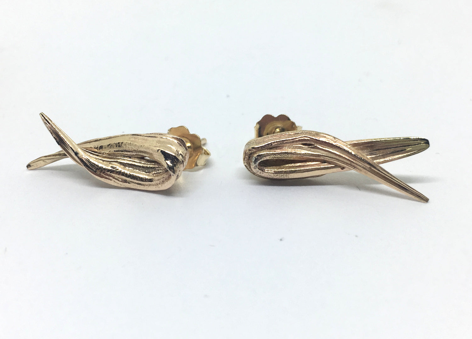 14K Yellow Gold Mitsuro Hikime Ribbon Earrings