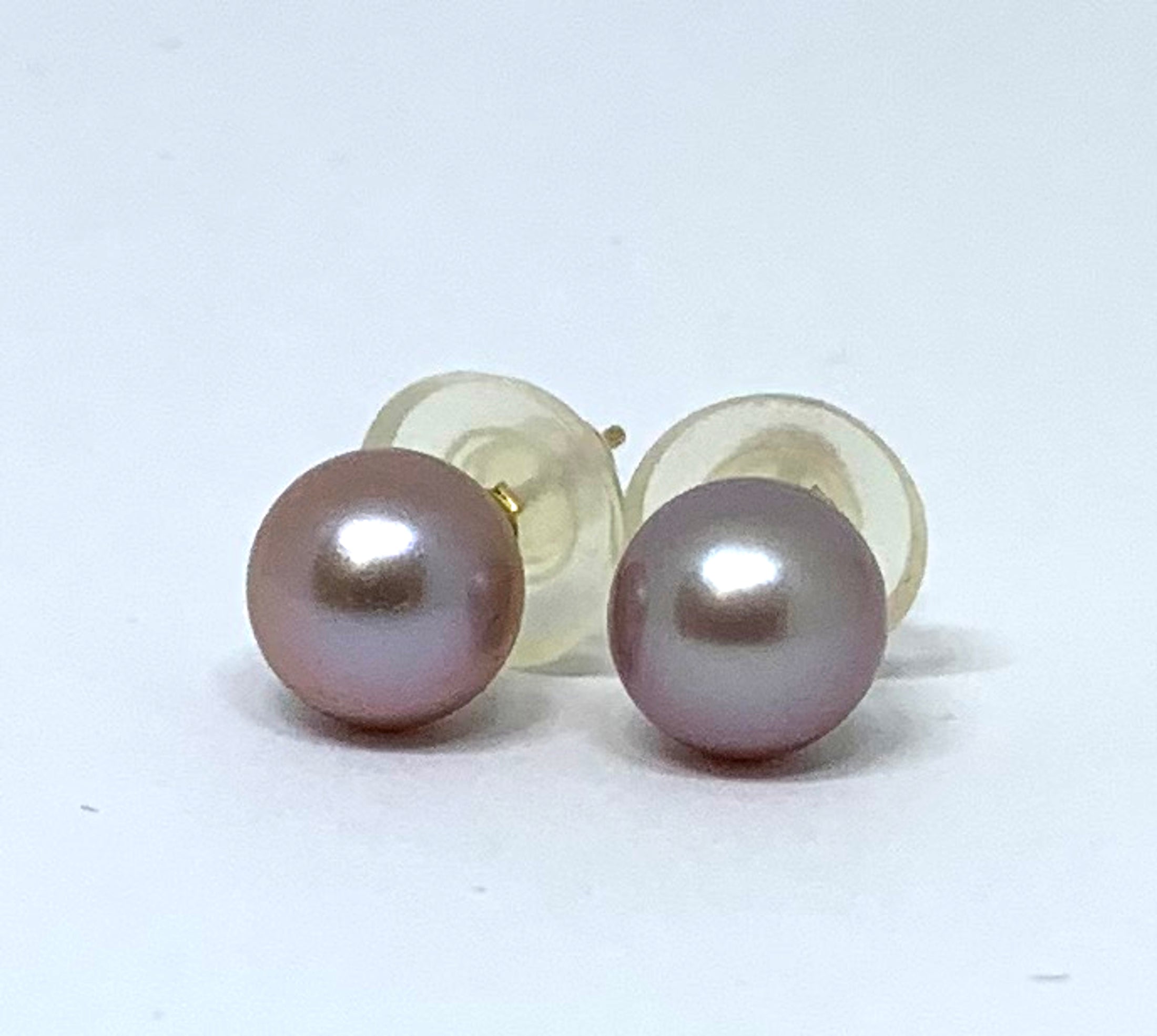 lavender pearl stud earrings in 14k yellow gold