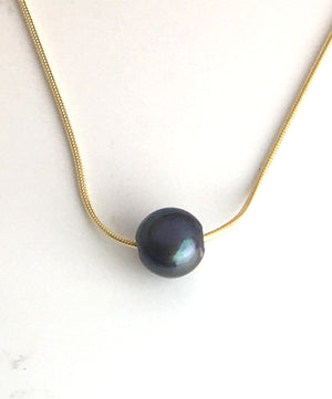 Single Black Pearl on A Gold Plated Sterling Silver Chain