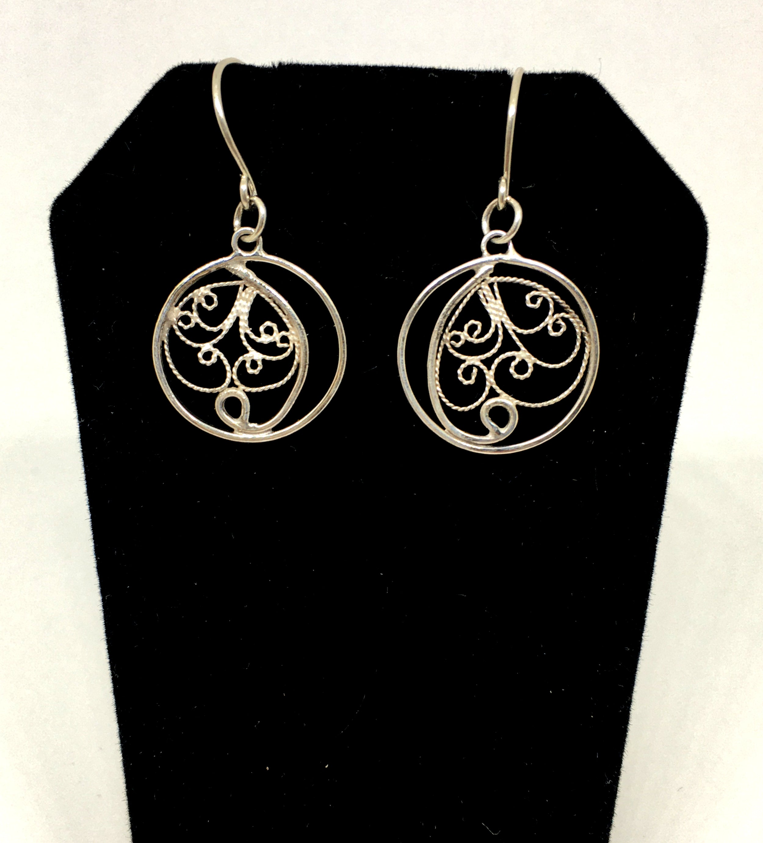 Round filigree earrings discount